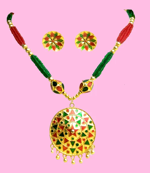 Assamese_Traditional_R-G_Japi_With_Monimala_Tassel