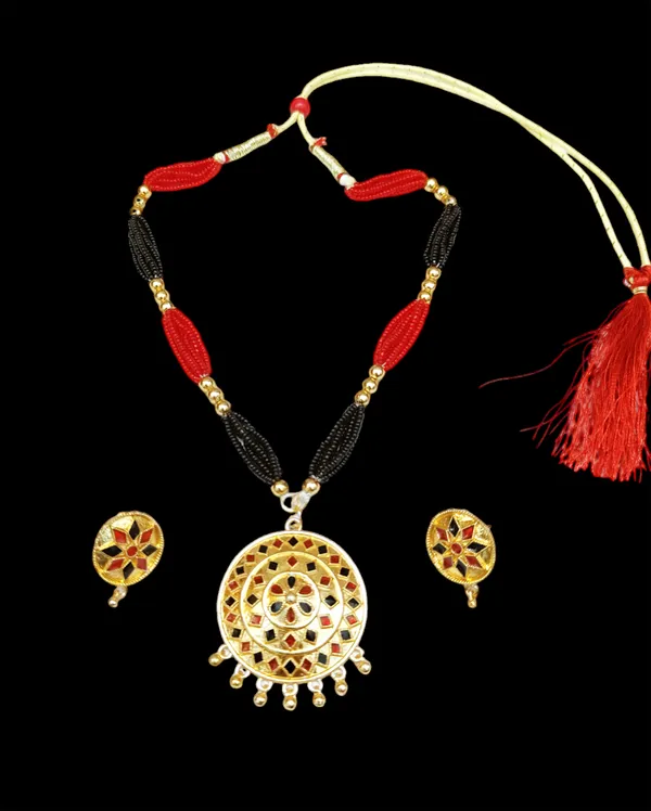 Assamese_Traditional_Red_Black_Japi_With_Tassel