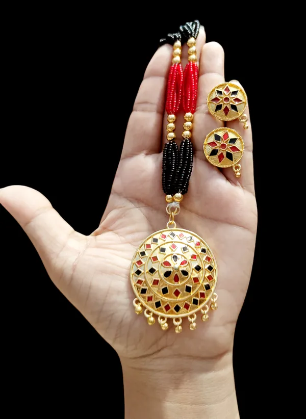 Assamese_Traditional_Red_Black_Japi_With_Tassel