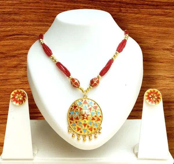 Assamese_Traditional_Red_Blue_Japi_With_Monimala_Tassel