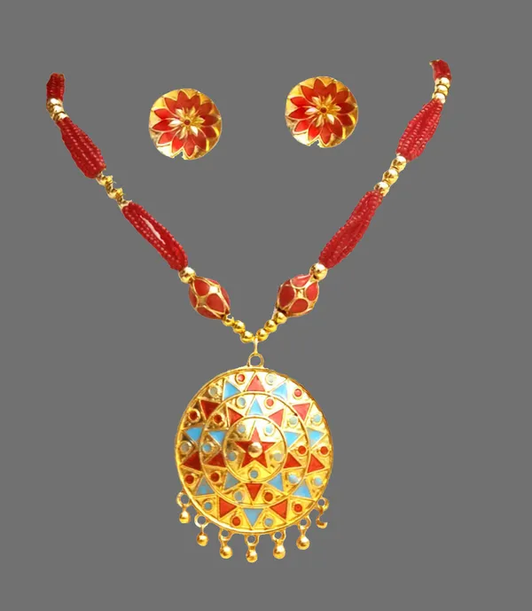 Assamese_Traditional_Red_Blue_Japi_With_Monimala_Tassel
