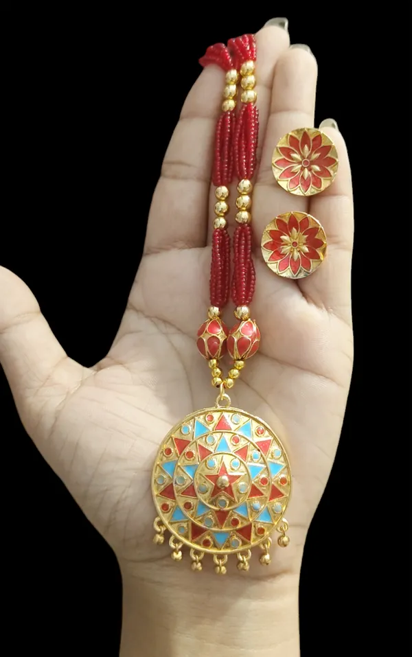Assamese_Traditional_Red_Blue_Japi_With_Monimala_Tassel