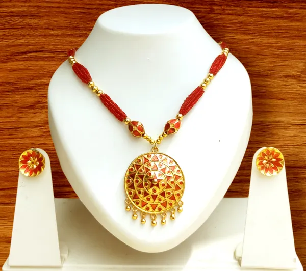 Assamese_Traditional_Red_Japi_With_Monimala_Tassel