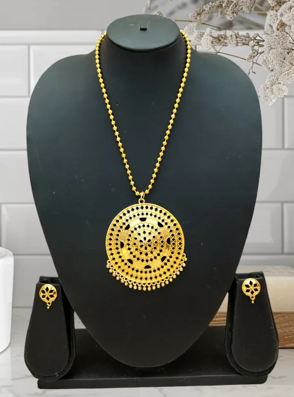 Assamese_Traditional_Black_Big_Japi_Top_Earring_With_Goti_Chain