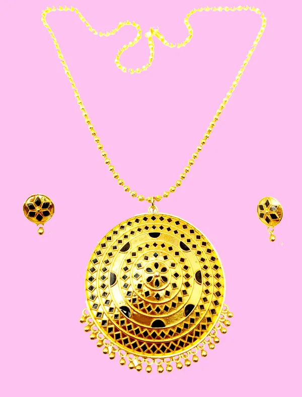 Assamese_Traditional_Black_Big_Japi_Top_Earring_With_Goti_Chain