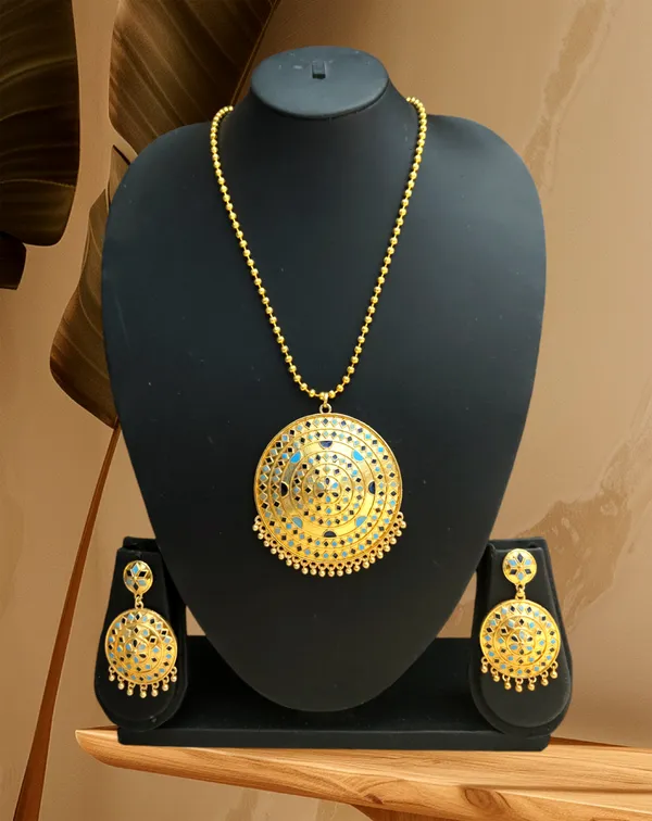 B0Djsx2Tqf_Assamese_Traditional_D-B_Big_Japi_With_Goti_Chain