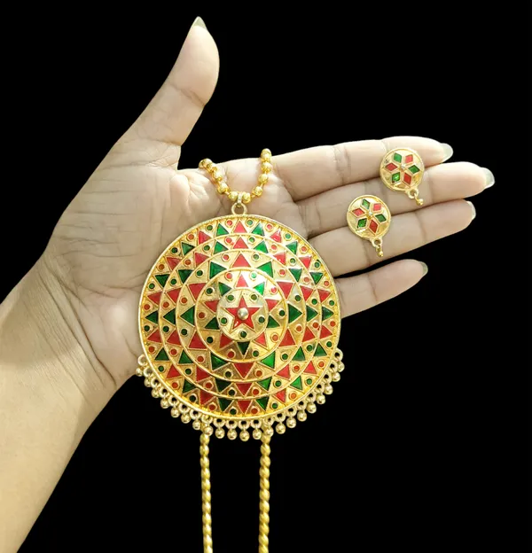 Assamese_Traditional_Red_Green_Big_Japi_Top_Earring_With_Goti_Chain