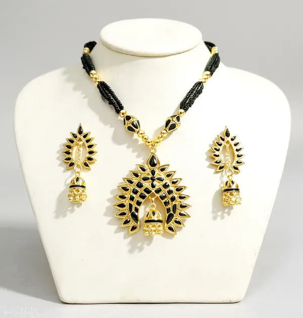 Assamese_Traditional_Copper_Based_Black_2_Ball_Tassel_Dugdugi_Jewellery_Set