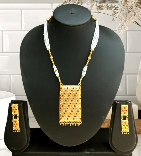 Assamese_Traditional_R-W_Stone_Biskut_With_Tassel_Jewellery_Set