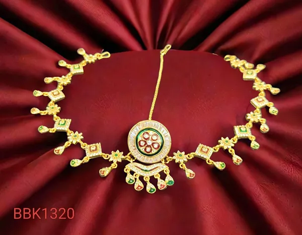 Balaji_Gold_Red_&_Green_Traditional_Rajasthani_Sheeshfool_Rakhdi_&_Stone_Maang_Tikka_For_Women