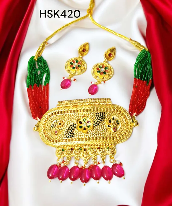 Balaji_Gold_Red_&_Green_Traditional_Aad_Necklace_&_Earrings_Set_With_Beads_And_Stone_Drops_For_Women
