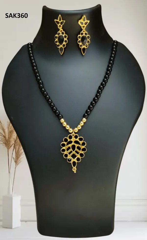 Assamese_Traditional_Copper_Based_Black_Dugdugi_Moni_Tassel_Jewellery_Set