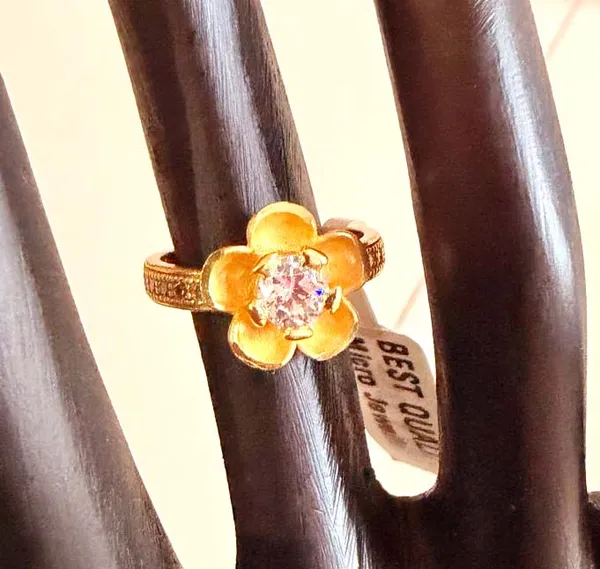 Elegant_Matte_Gold_Bloom_Ring_with_American_Diamond_Accent