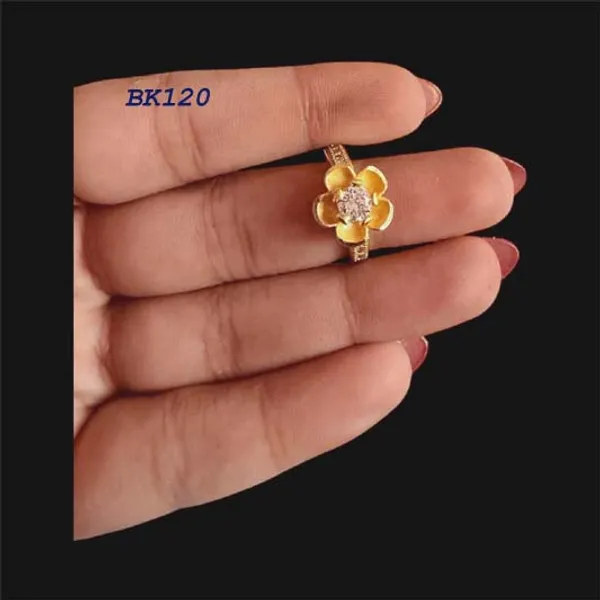 Elegant_Matte_Gold_Bloom_Ring_with_American_Diamond_Accent