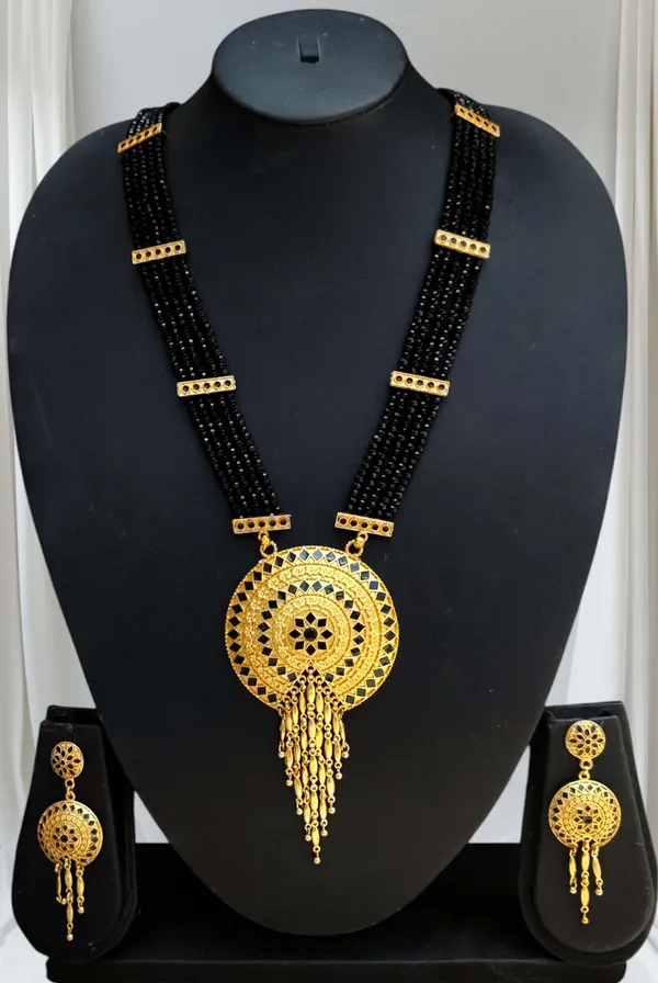 Copper_Based_Assamese_Traditional_Gold_Plated_Black_Colour_Japi_Tassel_Jewellery_Set_For_Women
