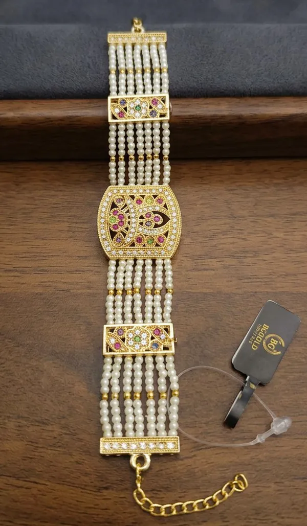 Rajashthani_Royal_Pearl_&_Kundan_Gold-Plated_Bracelet