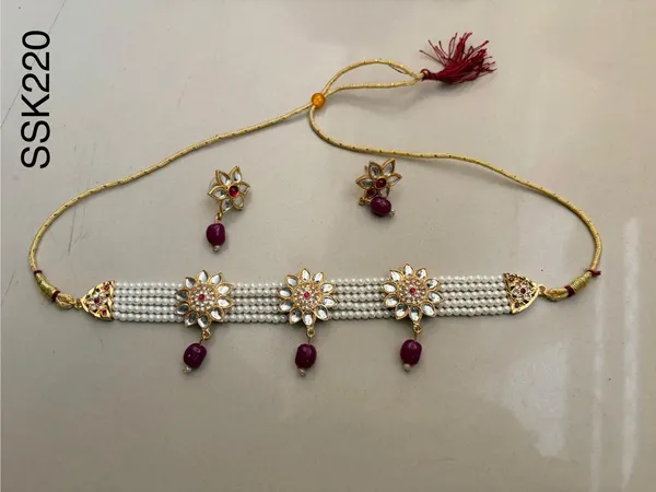 Balaji_Gold_Multicolour_Kundan_Pearl_Choker_Necklace_Set_With_Earrings_For_Women