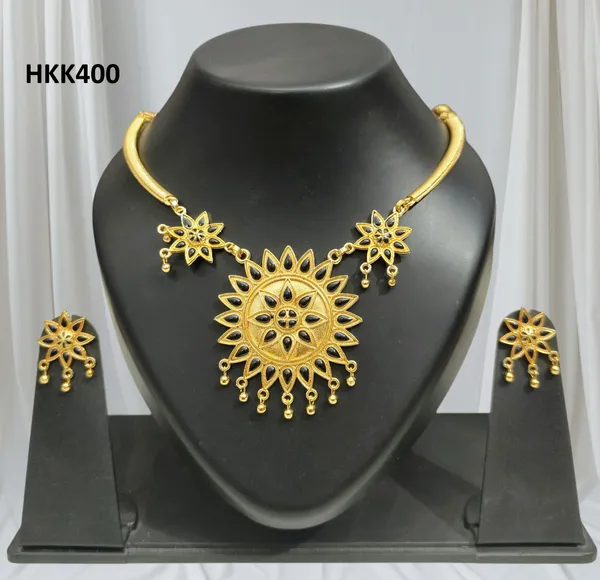 Assamese_Traditional_Copper_Based_Sunflower-Shaped_Black_Jewellery_Set