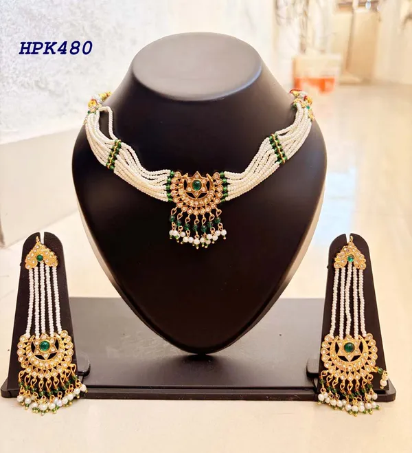Balaji_Gold_Green_Traditional_Kundan_Pearl_Choker_Necklace_Set_For_Women