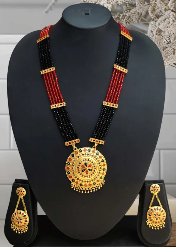 Assamese_Traditional_Gold_Plated_Copper_Based_Red_Black_Japi_Tassel_Jewellery_Set_For_Women_&_Girls