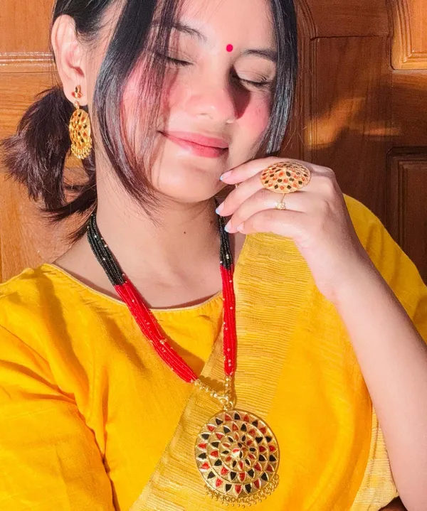 Assamese_Traditional_Copper_Based_Red_Black_Japi_Jewellery_Set
