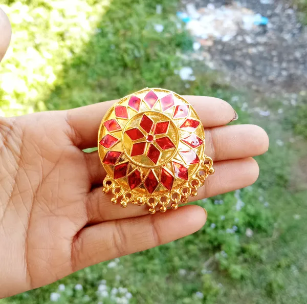 Assamese_Traditional_Red_Meenakari_Japi_Brooch_/_Saree_Pin