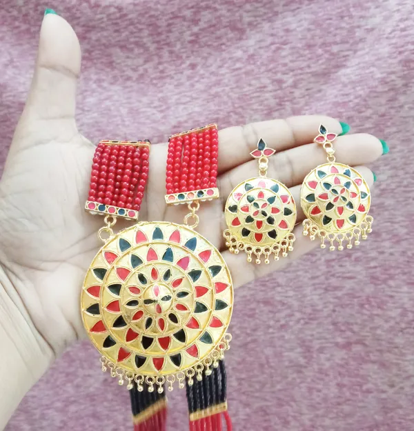 Assamese_Traditional_Gold_Plated_Red_Black_Colour_Japi_Tassel_Jewellery_Set_For_Women