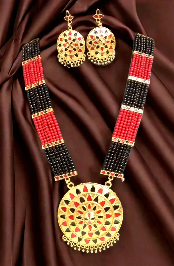 Assamese_Traditional_Gold_Plated_Red_Black_Colour_Japi_Tassel_Jewellery_Set_For_Women
