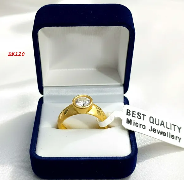 Golden_Elegant_Single_Stone_Cz_Ring_-_Matte_Finish_For_Women
