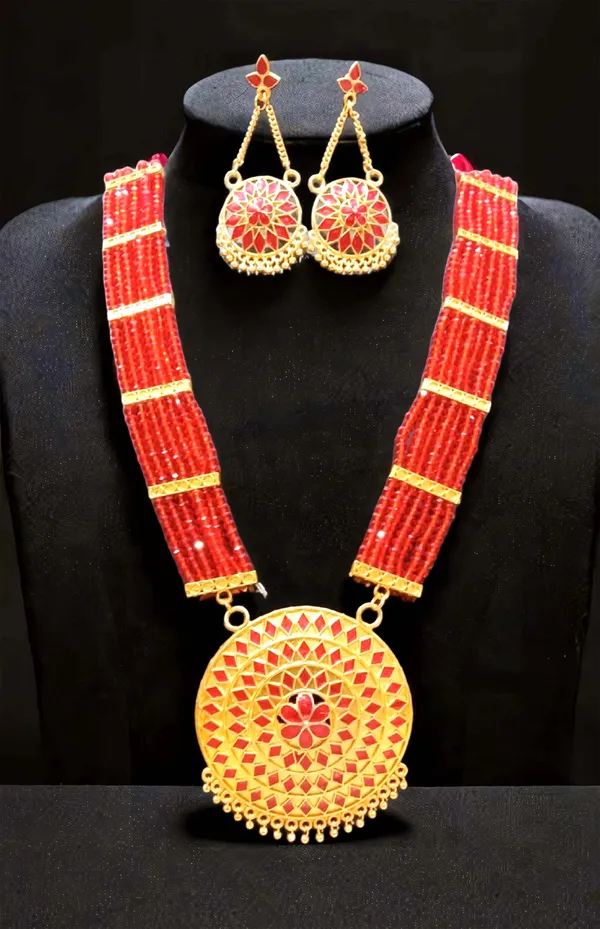 Assamese_Traditional_Gold_Plated_Red_Colour_Japi_Tassel_Jewellery_Set_For_Women