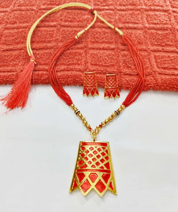 Assamese_Traditional_Gold_Plated_Red_Colour_Thuria_Design_Pendant_Tassel_Necklace_For_For_Women_And_Girls