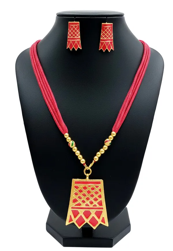 Assamese_Traditional_Gold_Plated_Red_Colour_Thuria_Design_Pendant_Tassel_Necklace_For_For_Women_And_Girls
