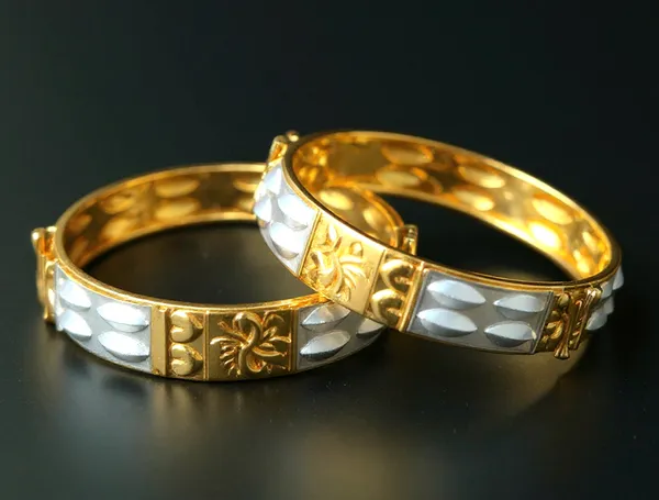 Assamese__traditional_bangle_muthi_kharu_set_(_pack_of_2)