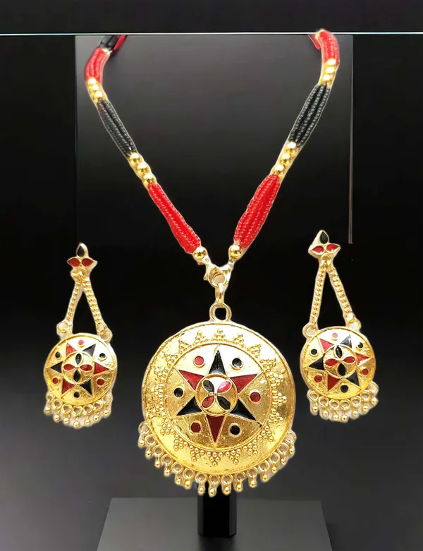 Assamese_Traditional_Gold_Plated_Red_Black_Meenakari_Japi_Tassel_Jewellery_Set_For_Women