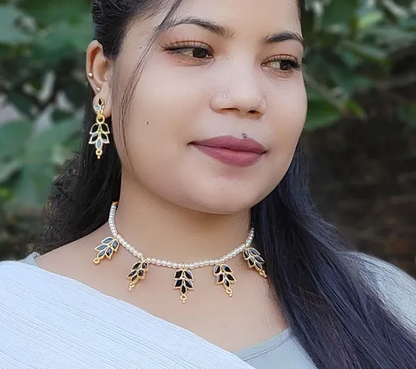 Assamese_Traditional_Gold_Plated_Black_Colour_Golpatta_Choker_Necklace_With_White_Pearl_For_Women_&_Girl