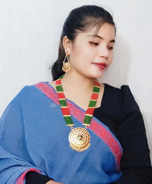 Assamese_Traditional_Gold_Plated_Red_Green_Colour_Japi_Tassel_Jewellery_Set_For_Women