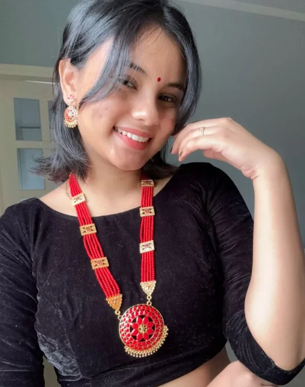 Assamese_Traditional_Copper_Based_Red_Japi_Diamond_Tassel_Jewellery_Set