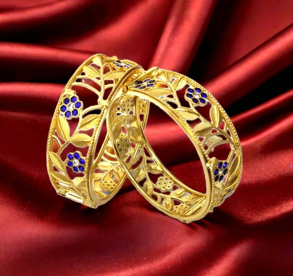 Assamese_traditional_blue__meenakari_bangle__set