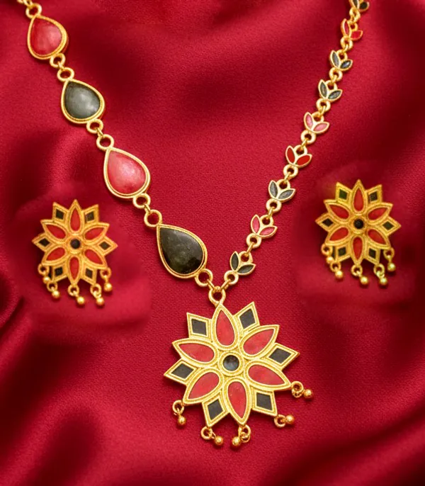 Assamese_Traditional_Gold_Plated_Red_Black_Colour_Chain_Jewellery_Set_For_Women