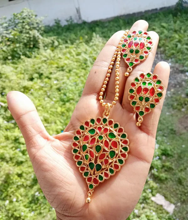 Assamese_Traditional_Gold_Plated_Red_Green_Dugdugi_Chain_Jewellery_Set_For_Women_&_Girl