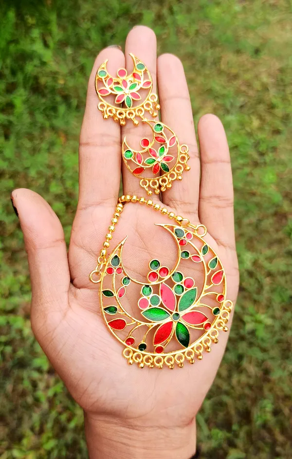 Assamese_Traditional_Gold_Plated_Red_Green_Colour_Joonbiri_Chain_Jewellery_Set_For_Women