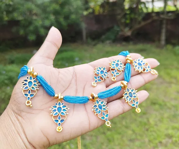 Assamese_Traditional_Gold_Plated_Blue_Colour_Jethiporta_Golpata_Choker_Necklace_For_Girls_And_Womens