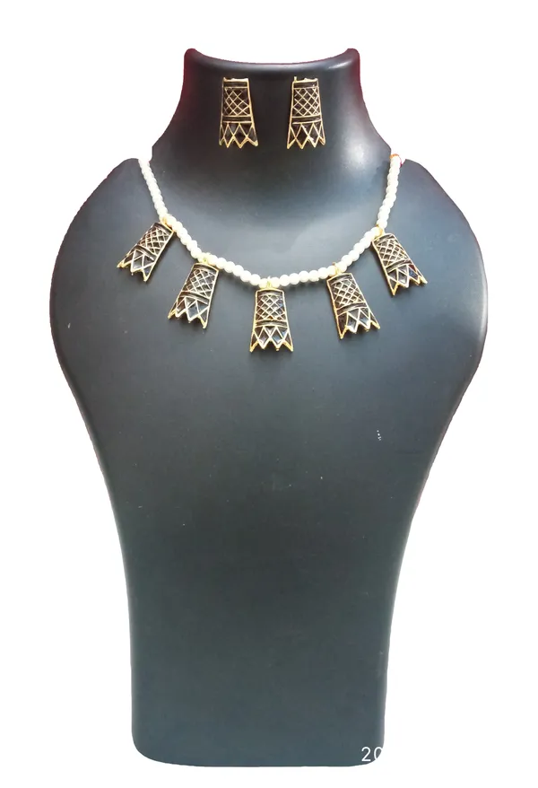 Assamese_Traditional_Gold_Plated_Black_Colour_Golpata_Choker_Necklace_Set_For_Women_&_Girls