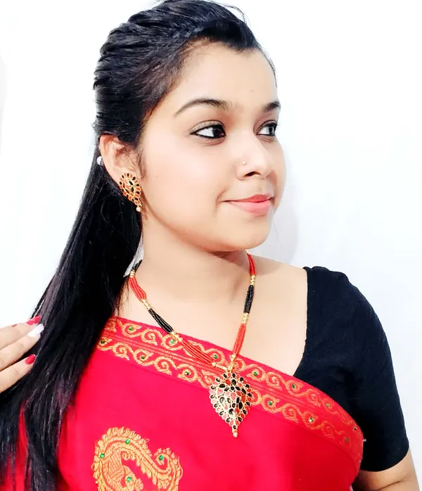 Assamese_Traditional_Gold_Plated_Red_Black_Colour_Dugdugi_Tassel_Jewellery_Set_For_Women