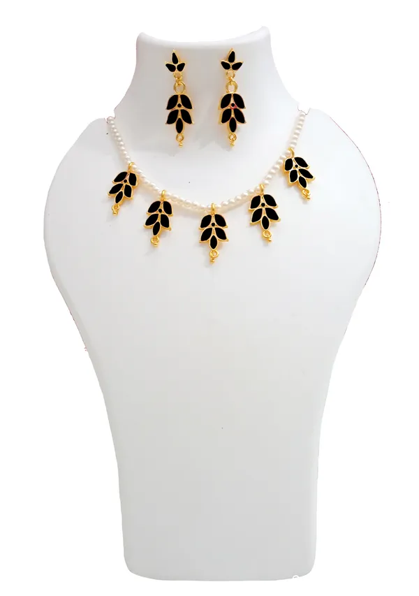 Assamese_Traditional_Gold_Plated_Black_Colour_Golpatta_Choker_Necklace_With_White_Pearl_For_Women_&_Girl