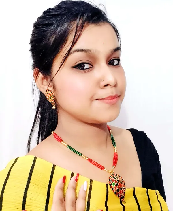 Assamese_Traditional_Gold_Plated_Red_Green_Colour_Dugdugi_Tassel_Jewellery_Set_For_Girls_&_Women