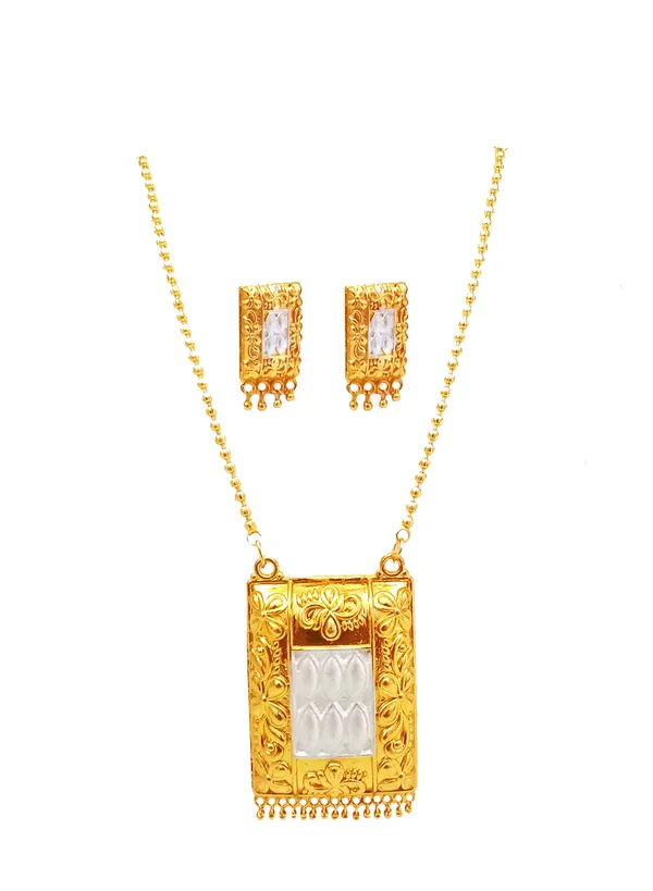Assamese_Traditional_Gold-Plated_Pendant_Chain_Jewellery_Set_For_Women_&_Girl