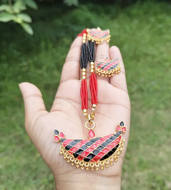 Assamese_Traditional_Red-_Black_Colour_Joonbiri_Jewellery_Set_For_Women