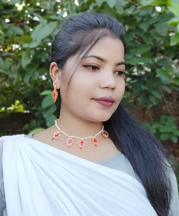 Assamese_Traditional_Gold_Plated_Red_Dugdugi_With_White_Pearl_Golpatta_Choker_Necklace_For_Women_And_Girl