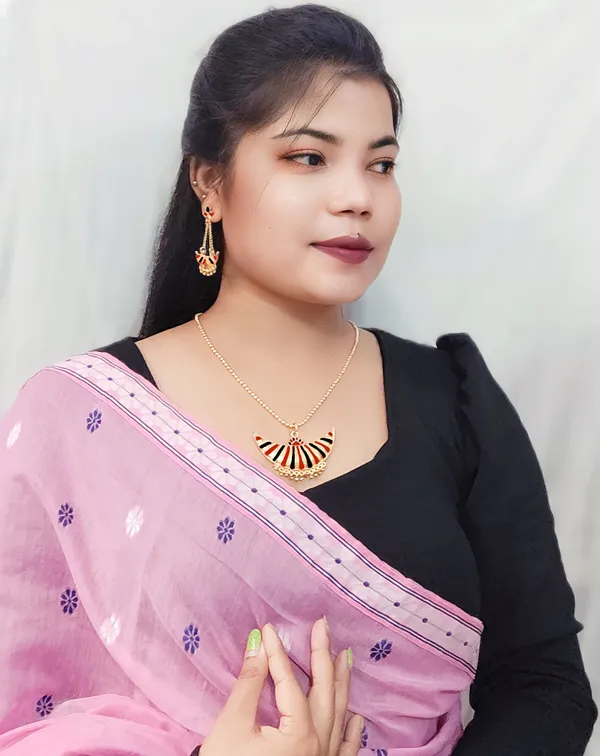 Assamese_Traditional_Red-Black_Joonbiri_Chain_Jewellery_Set_For_Women